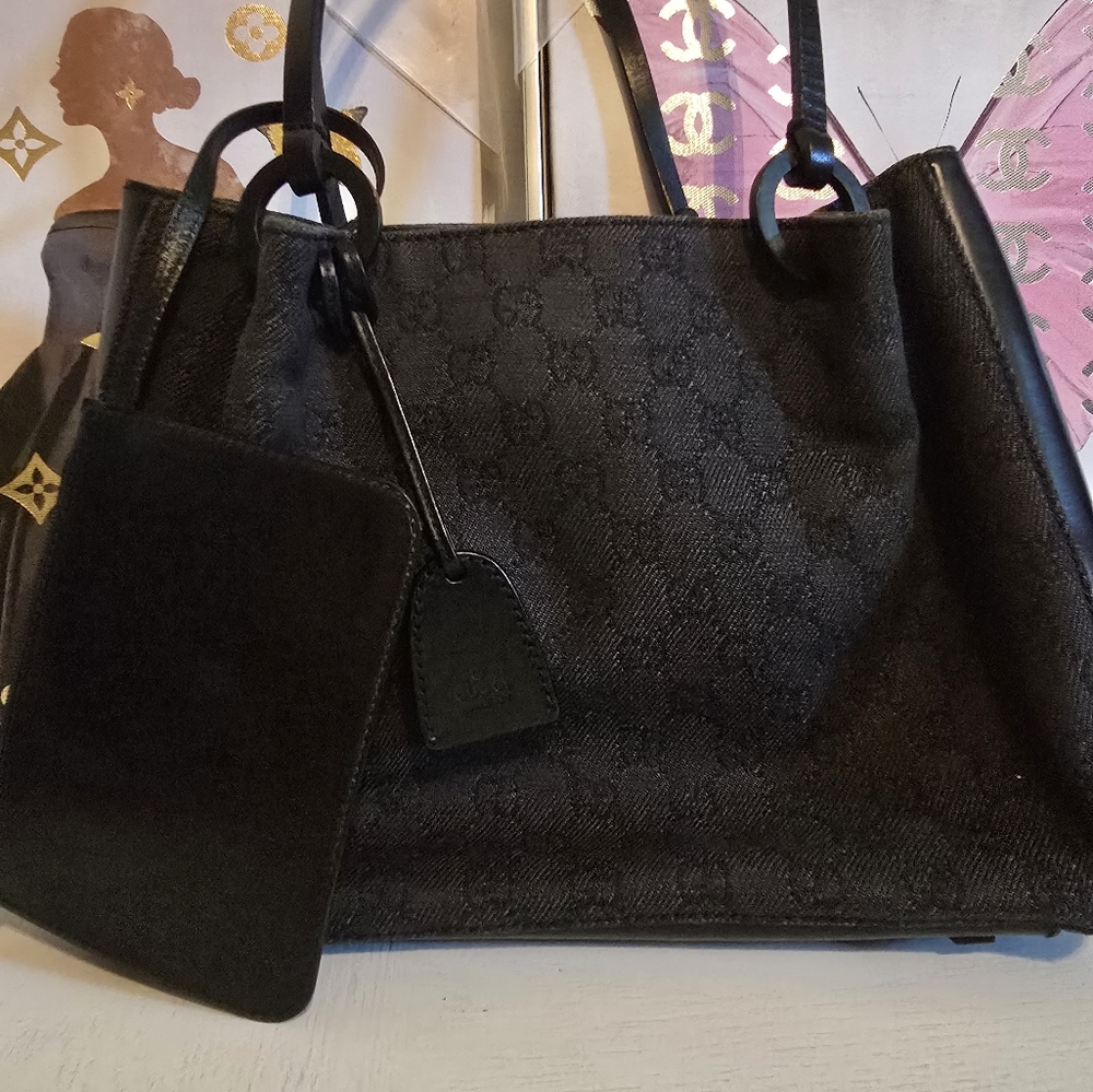 Gucci Black Shoulder Bag W/clutch